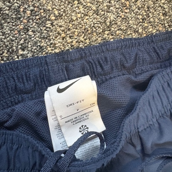 Nike mens Paris Saint- Germain dri-fit Football knit pants. (Men’s small) - Picture 3 of 3